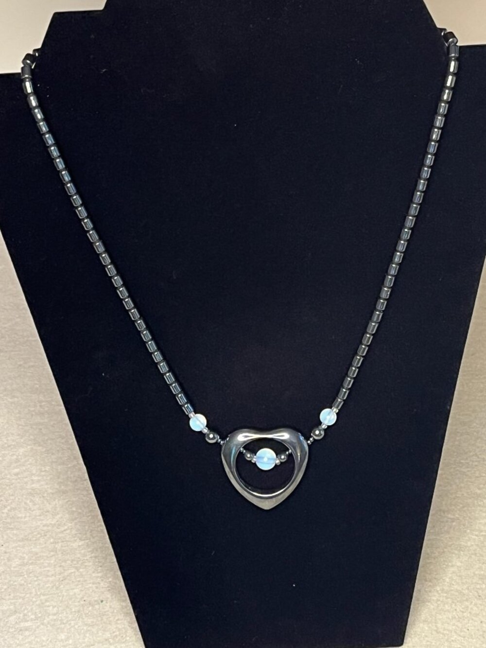Vtg Gun Metal Bead & Heart Necklace * Collar Length * Excel Cond (27)